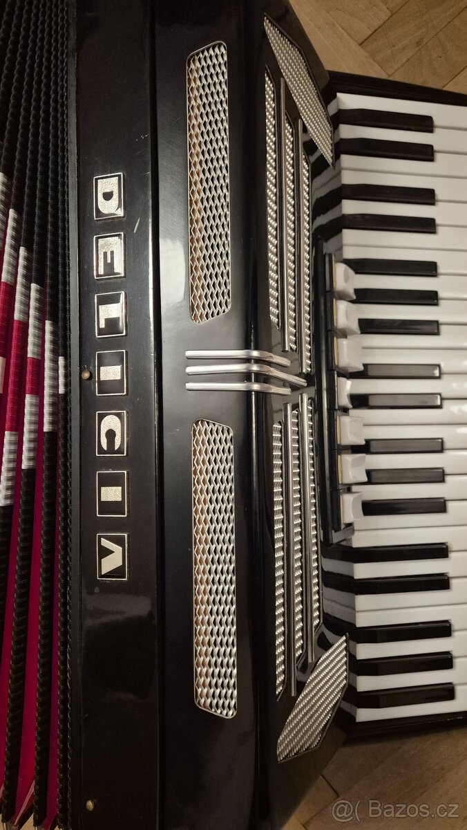 Heligonka (harmonika,akordeon) - 2