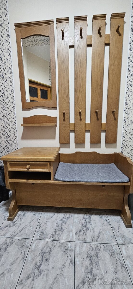 Předsíňová stěna - 2