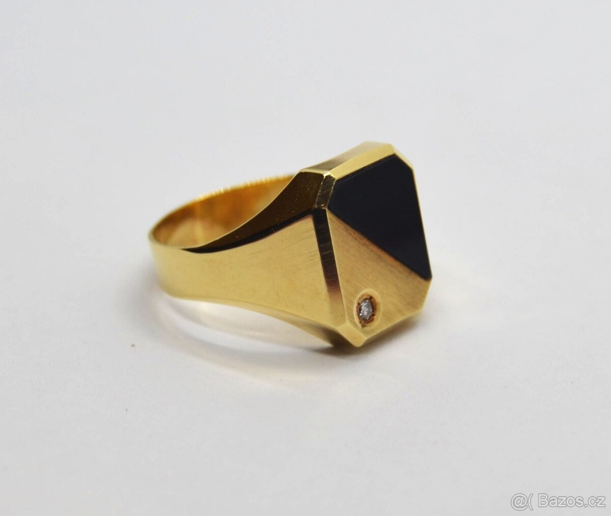 Zlatý pánský prsten s briliantem - 2