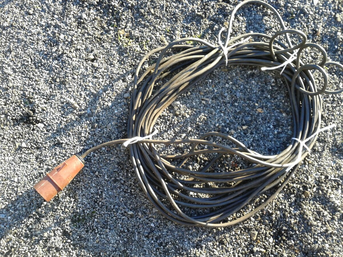 Prodám ohebné kabely na prodlužováky. - 2