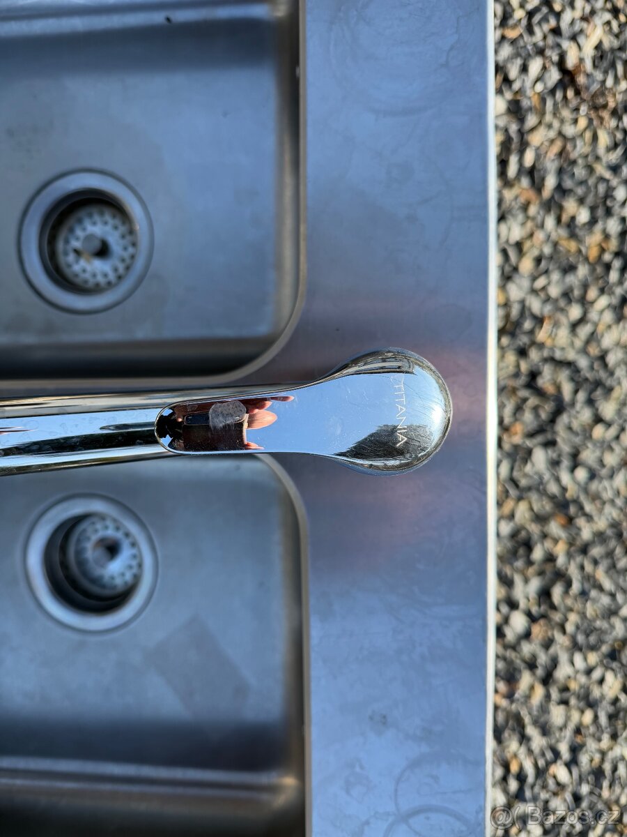 Dvojdřez IKEA s baterií - 2