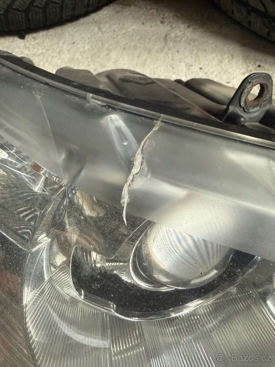 Pravý bi-xenon Škoda Superb 2 - 2