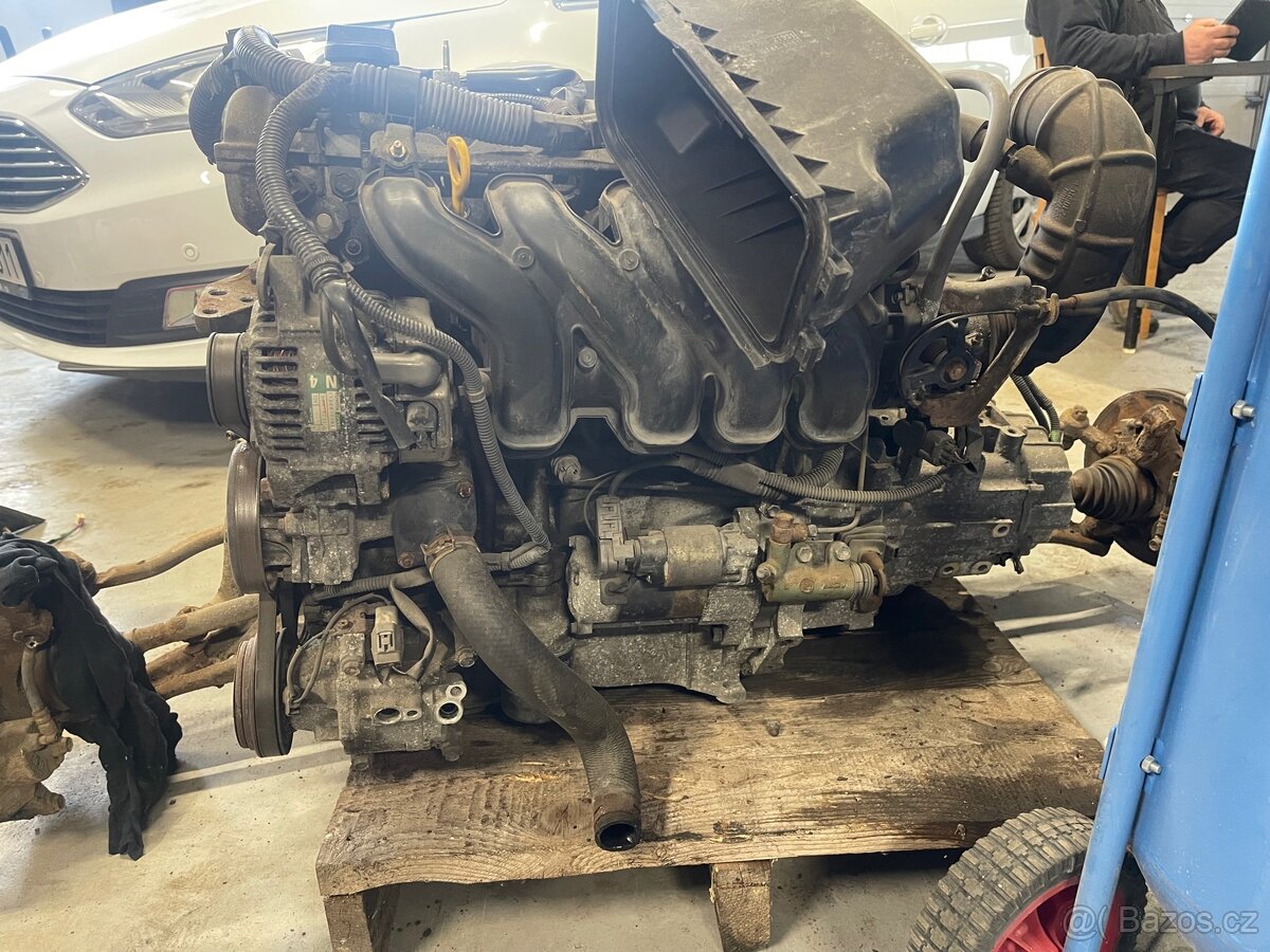 Toyota Yaris Verso motor, převodovka. - 2