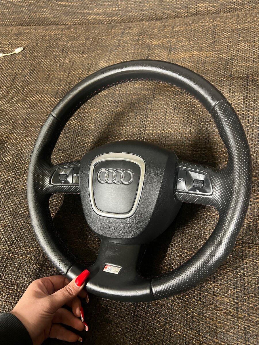 Tříramenný volant Audi - 2