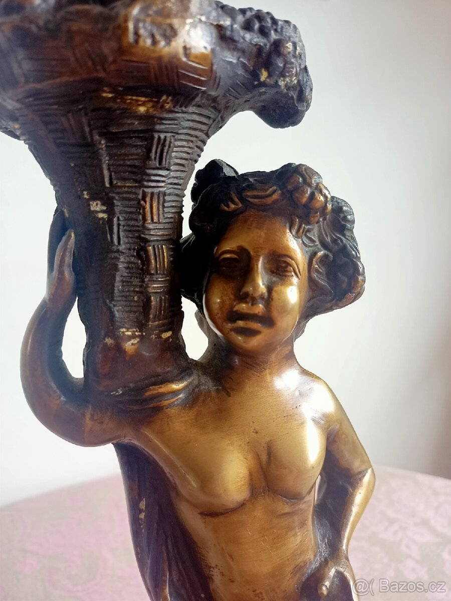 Bronzová soška - 2