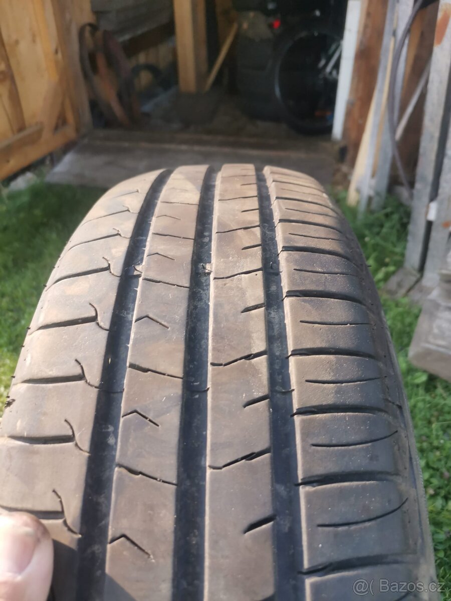Pneu185/65R15 - 2