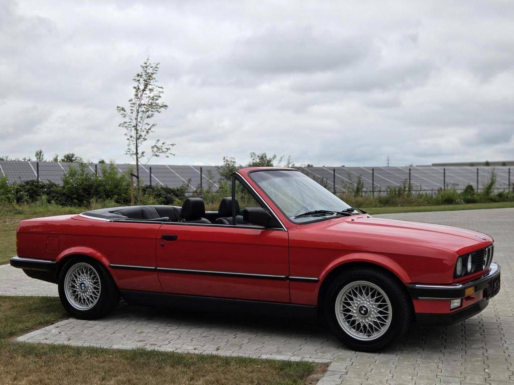 BMW 3-série Cabrio 320i (E30) z roku 1990 - 2