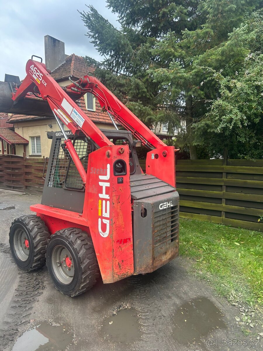 Smykový nakladač Gehl Max 4625 DX - 2