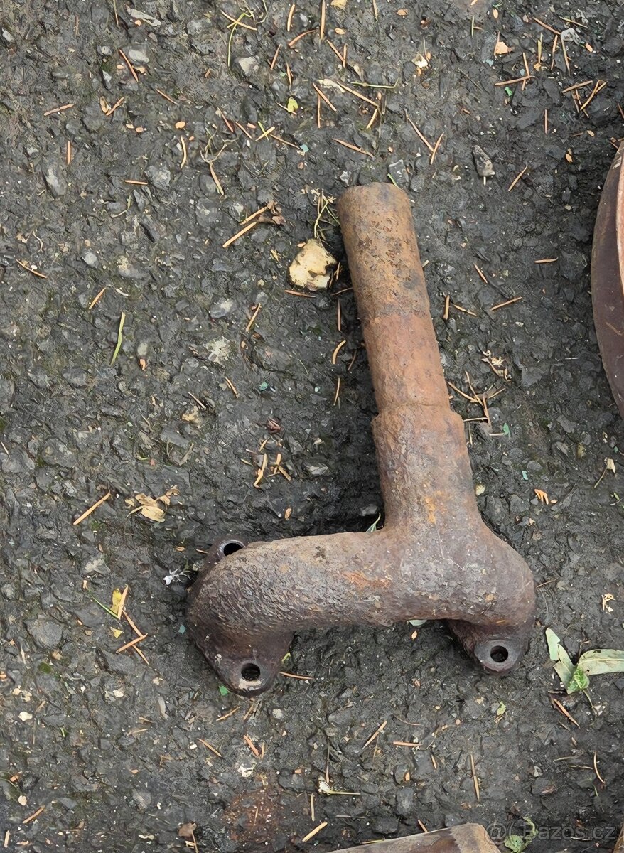 Zetor 25 A K litinové svody výfuk - 2