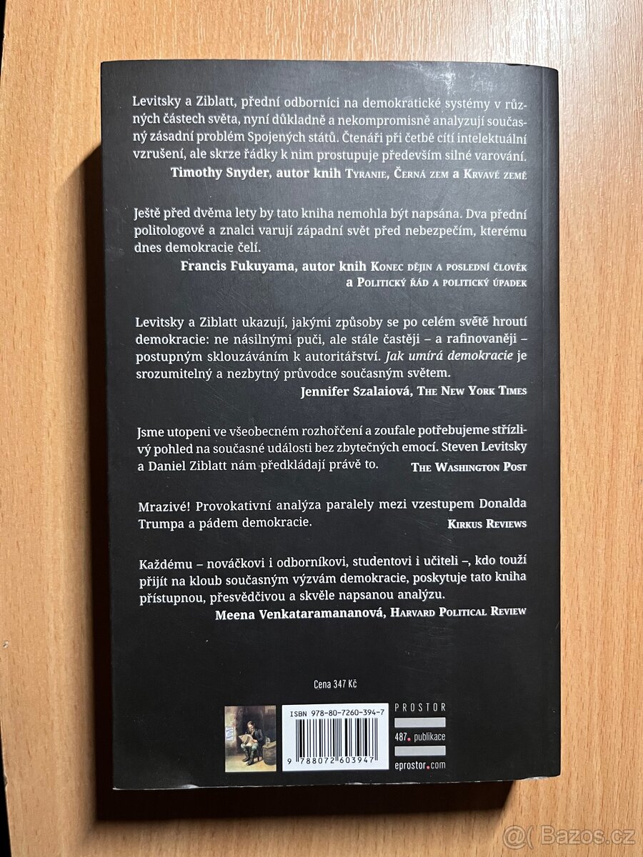 Kniha Jak umírá demokracie - 2