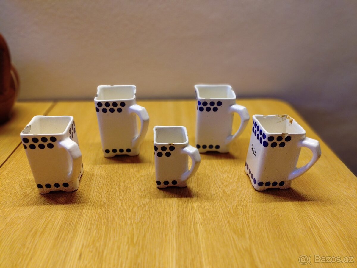 Staré keramické odměrky - 2