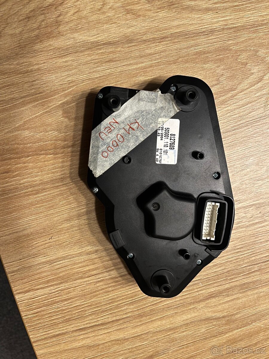 Aprilia rsv1000r budiky - 2