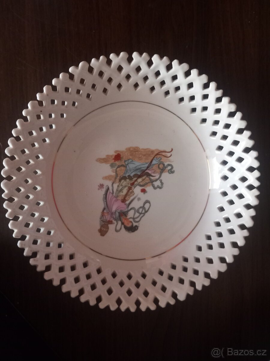 Šálky s podšálky, talíře - 2