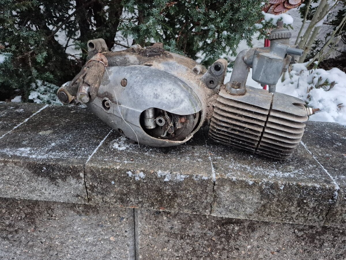 Jawa 50 typ 05 motor - 2