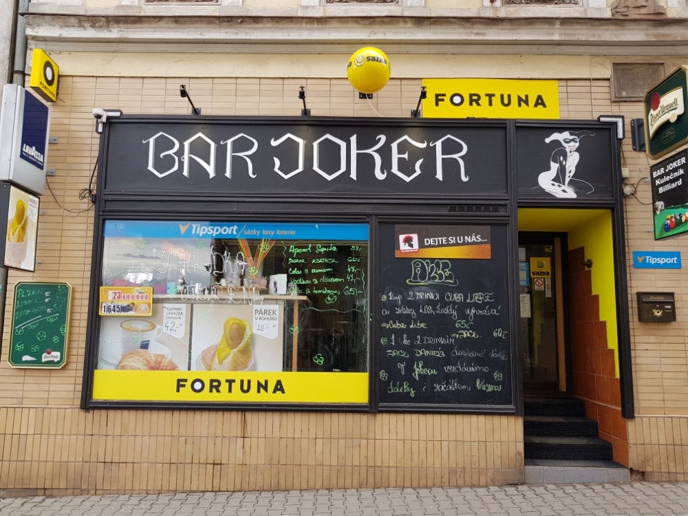 Bar v centru Nové Paky - 2