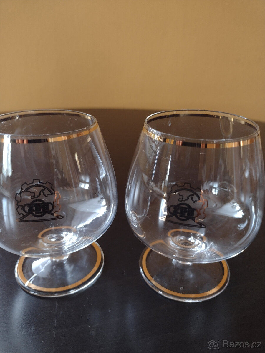 Dvě sklenice na koňak - 2