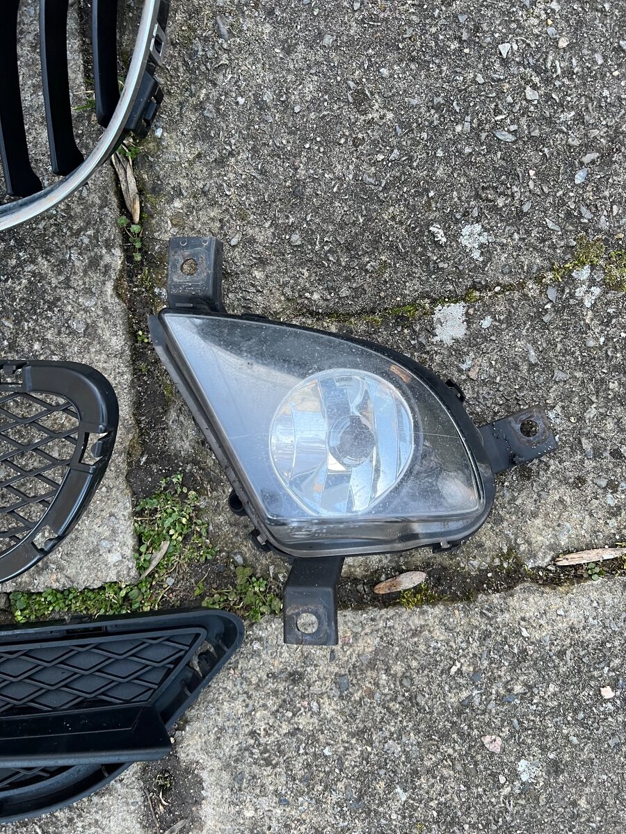 Mřížky + ledvinky do BMW e91/e90 lci nárazníku - 2