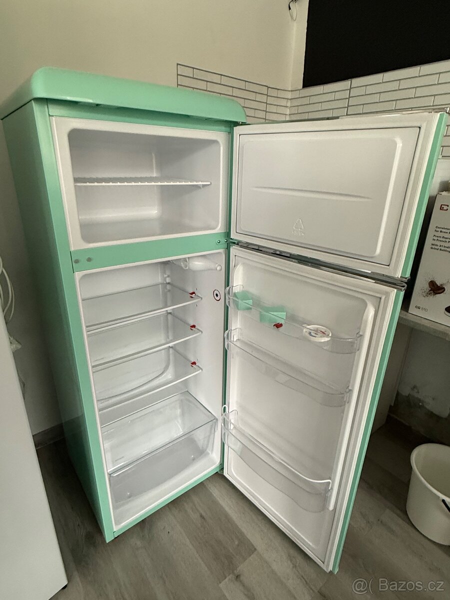 Retro lednice Snaige - 2
