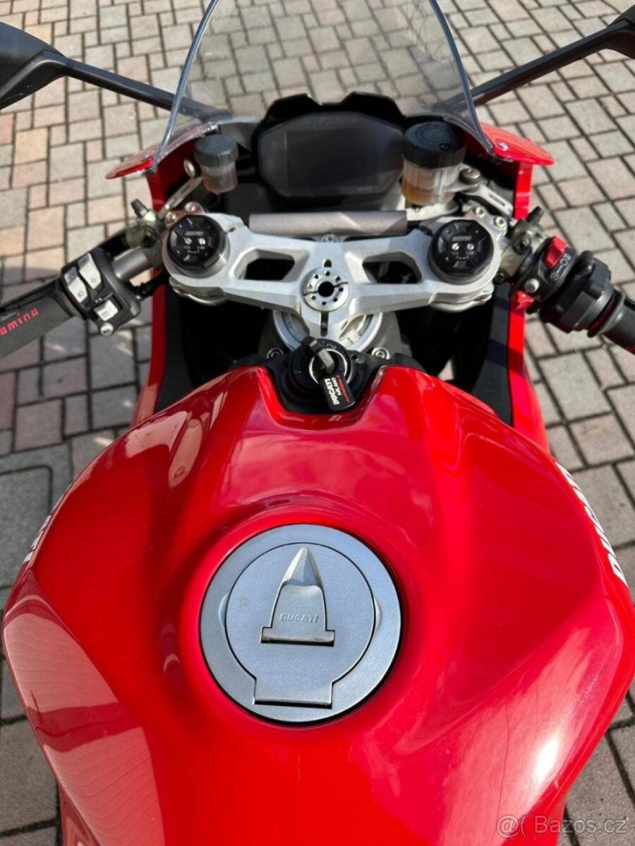 Prodám DUCATI PANIGALE V2 - 2