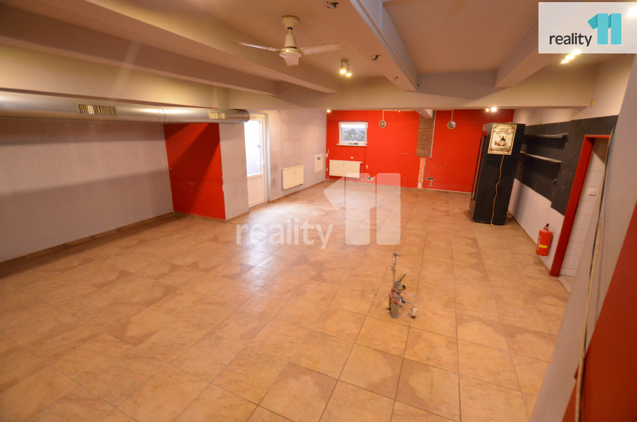 Pronájem komerčních prostor 297m2, Husova, Humpolec - 2