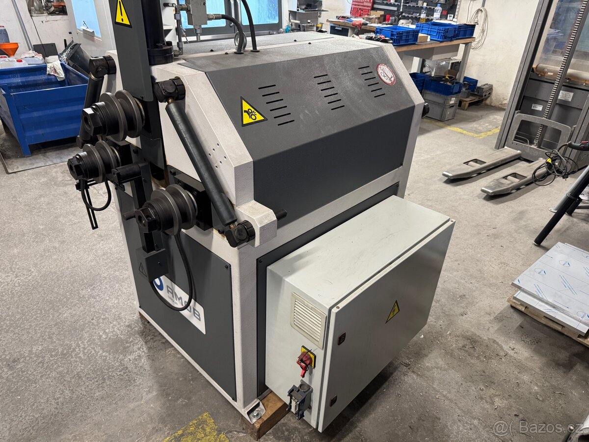 Zakružovačka profilů Amob MAH 40/3 CNC - 2