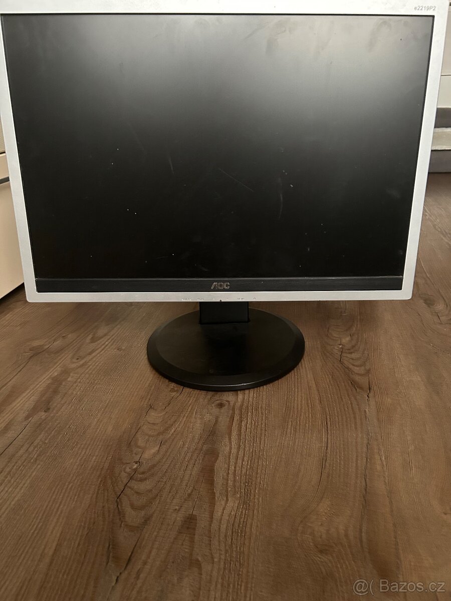 Prodám 2 staré monitory - 2