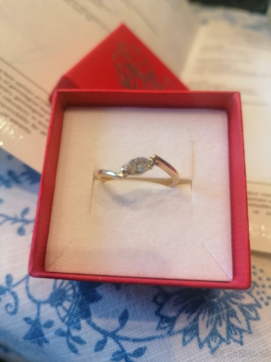 Zlatý prsten s diamantem - 2