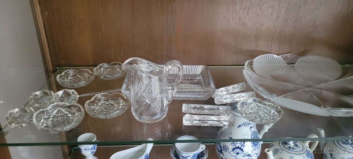 Sada starožitného nádobí z broušeného skla - 2