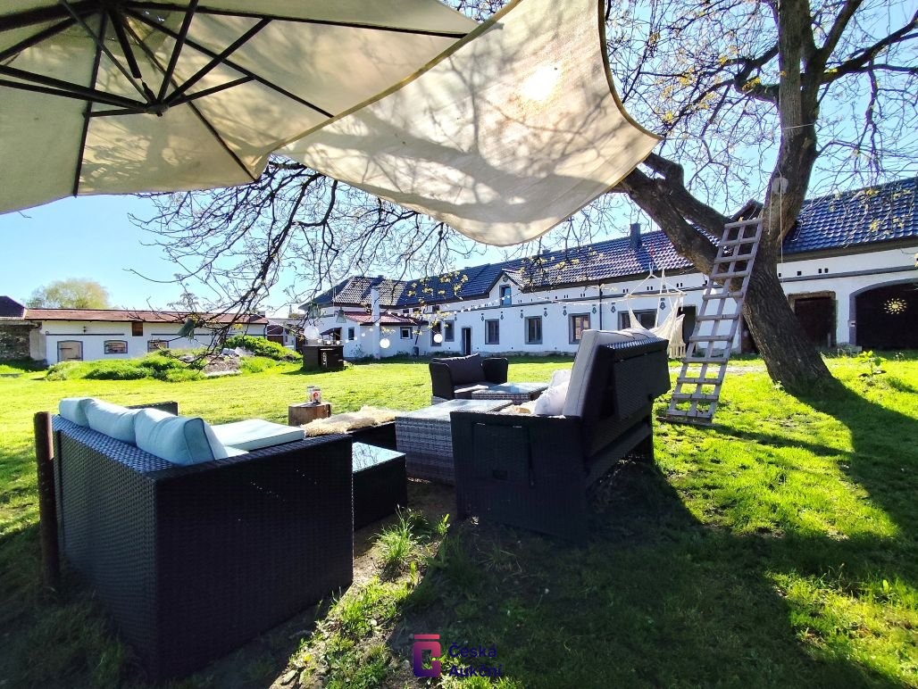 Prodej zemědělské usedlosti s rodinným domem, 2 531 m² - Lká - 2