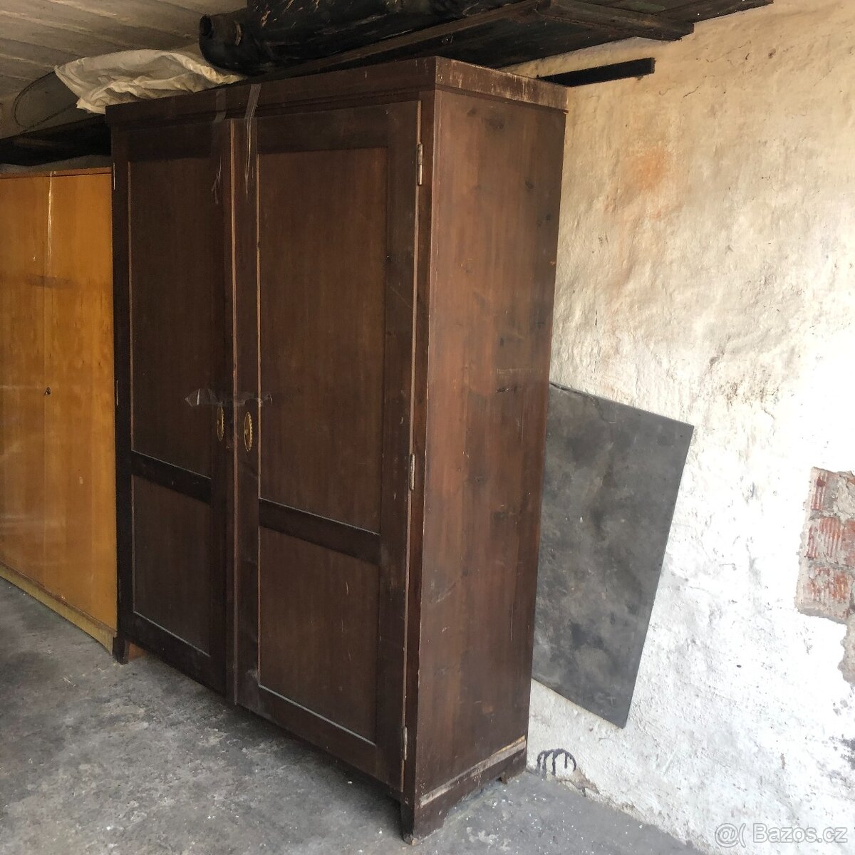 Historická skříň z 30. let - 2