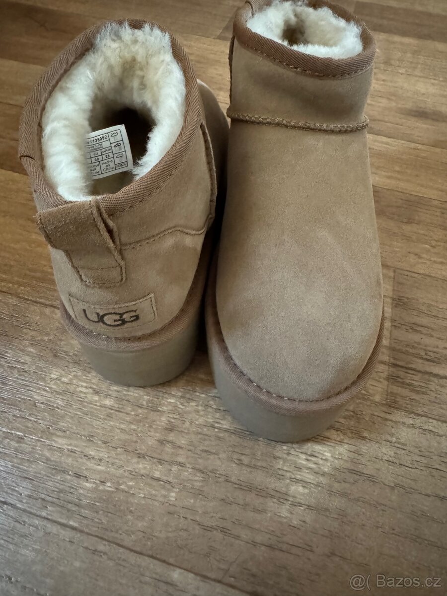 UGG BOTY - 2