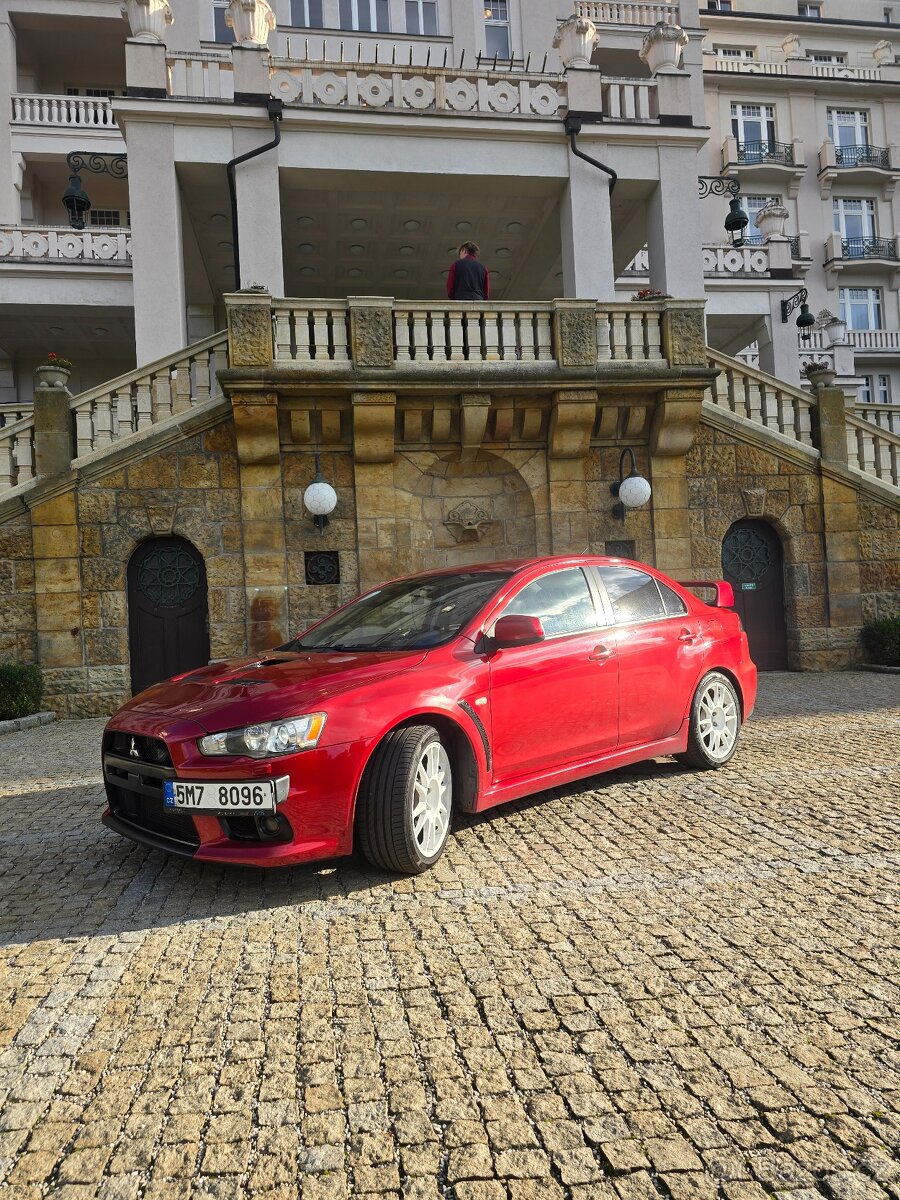 Mitsubishi Lancer Evolution X - 2
