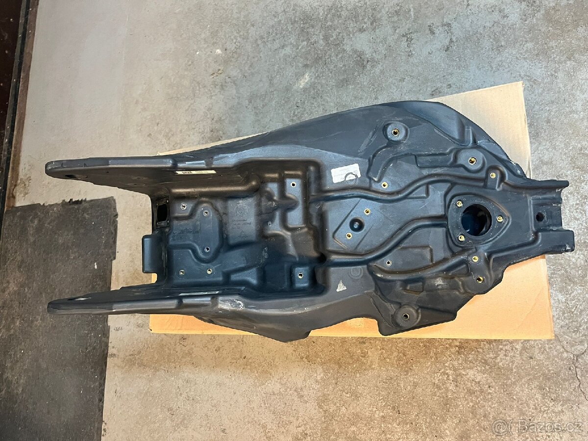 Nádrž na KTM SMC-R 690 - 2