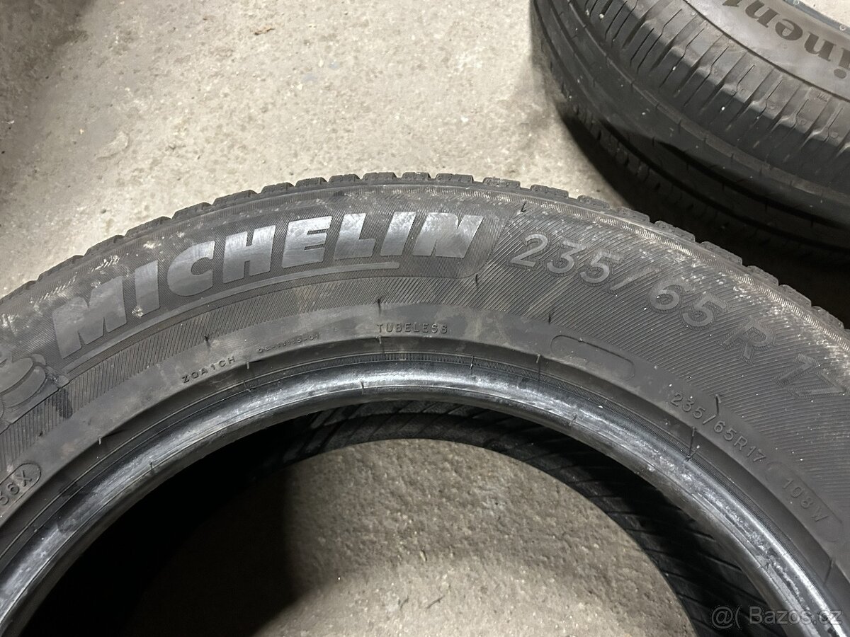 Zimní pneu 235/65/17 Pirelli, Michelin - 2