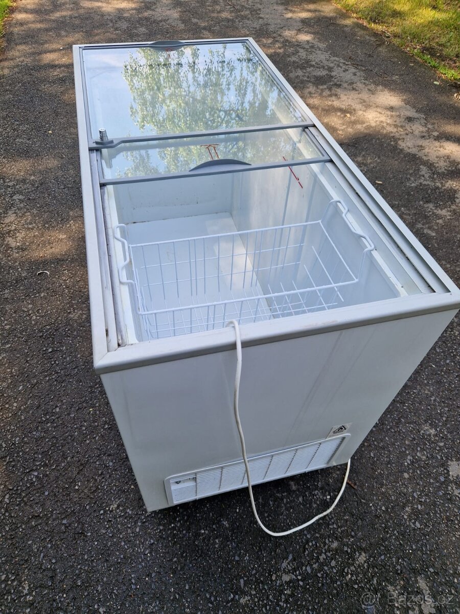 Prosklený mrazák - staří 1 rok - 2