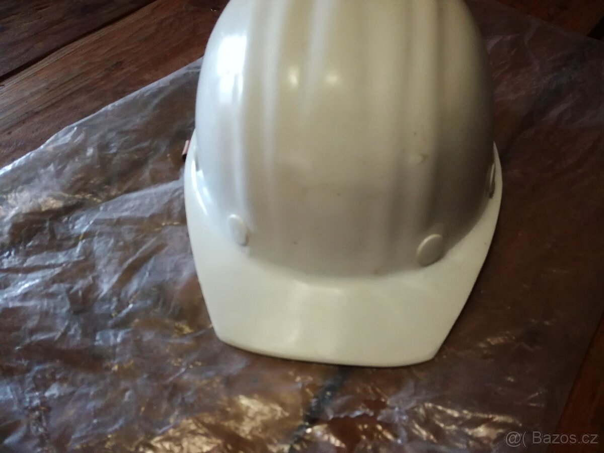 Elektrikářská přilba - 2