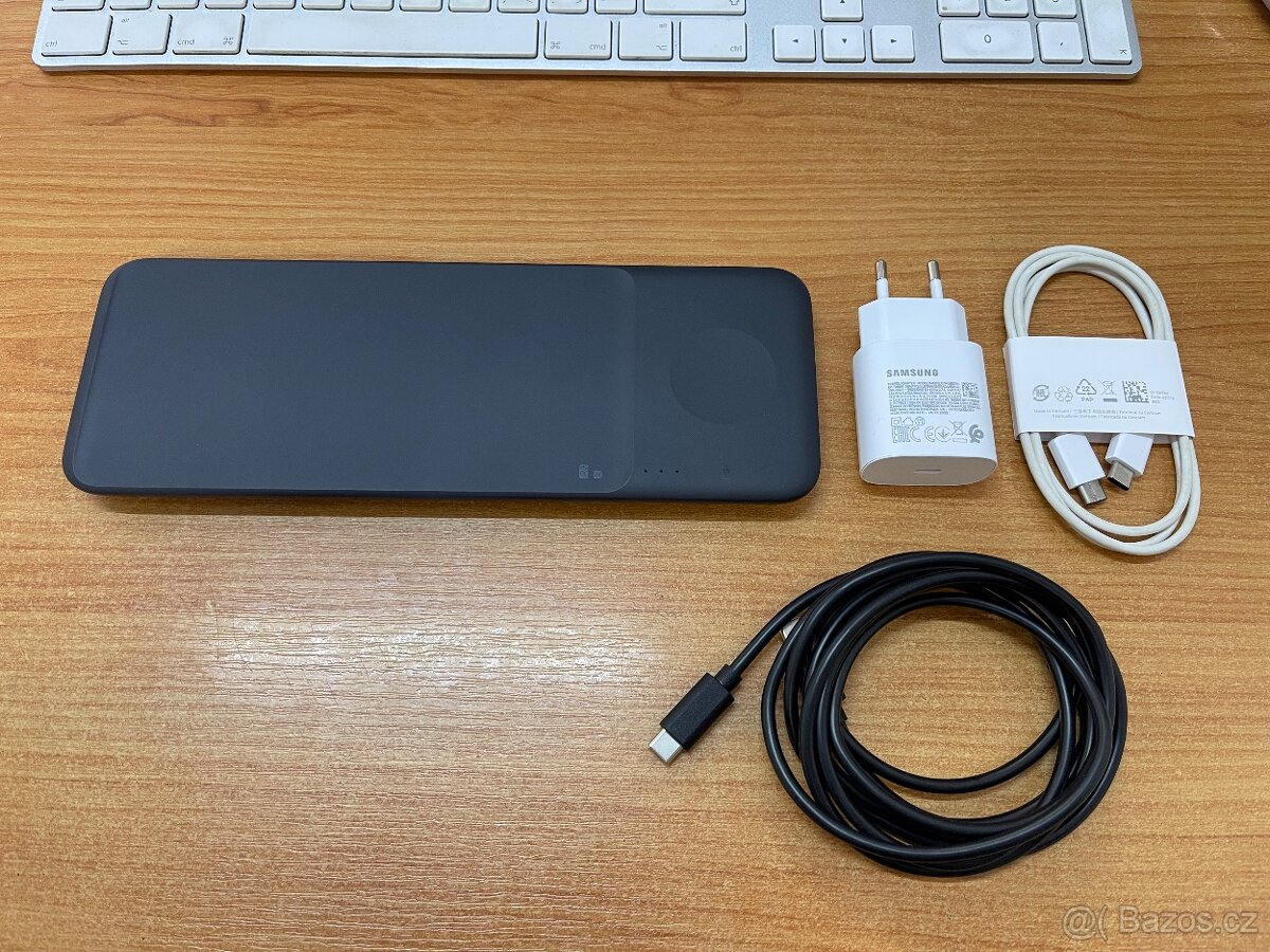 Samsung Multipoziční bezdrátová nabíječka černá - 2