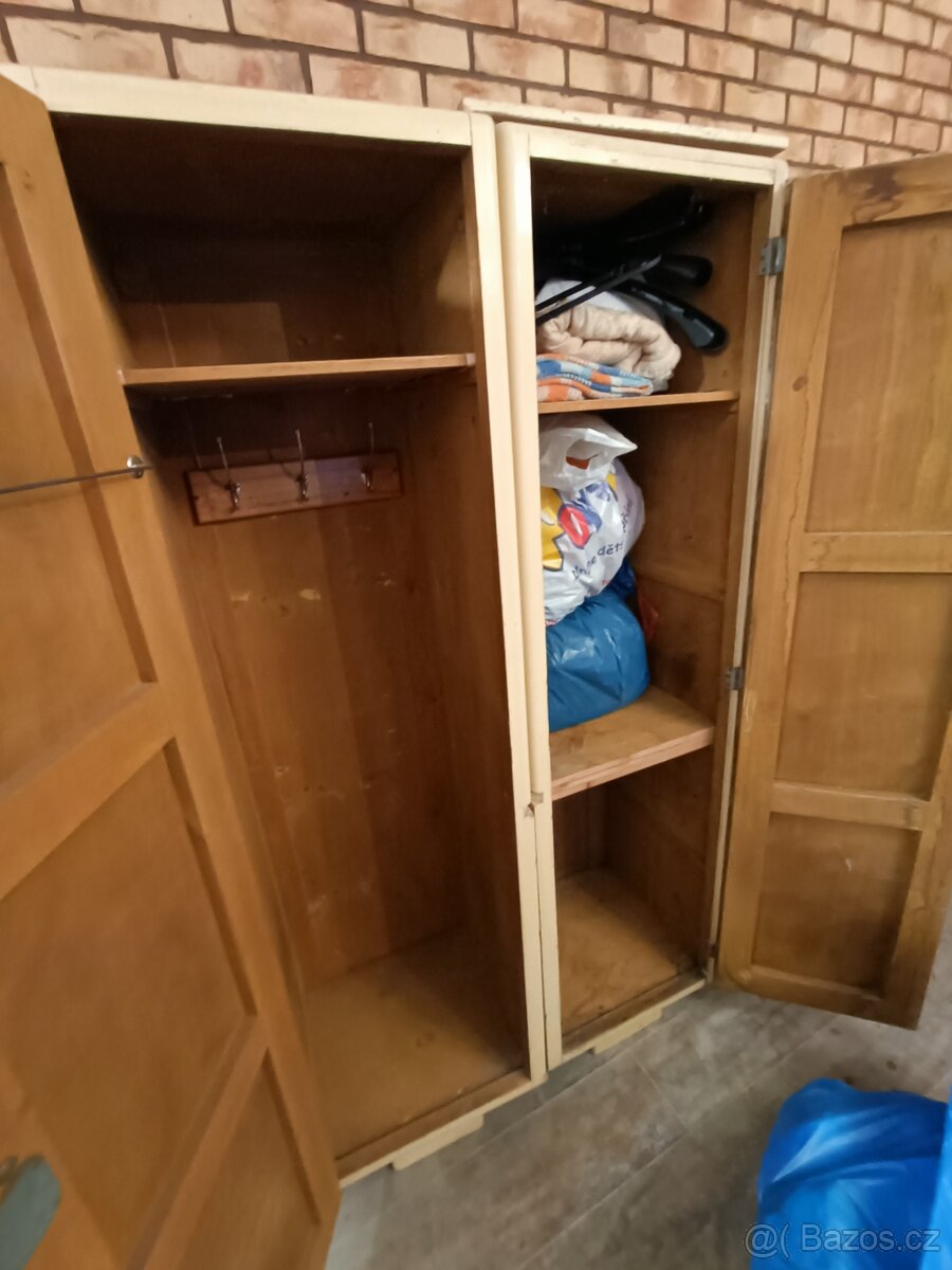 Retro dvoudílná skříň - 2