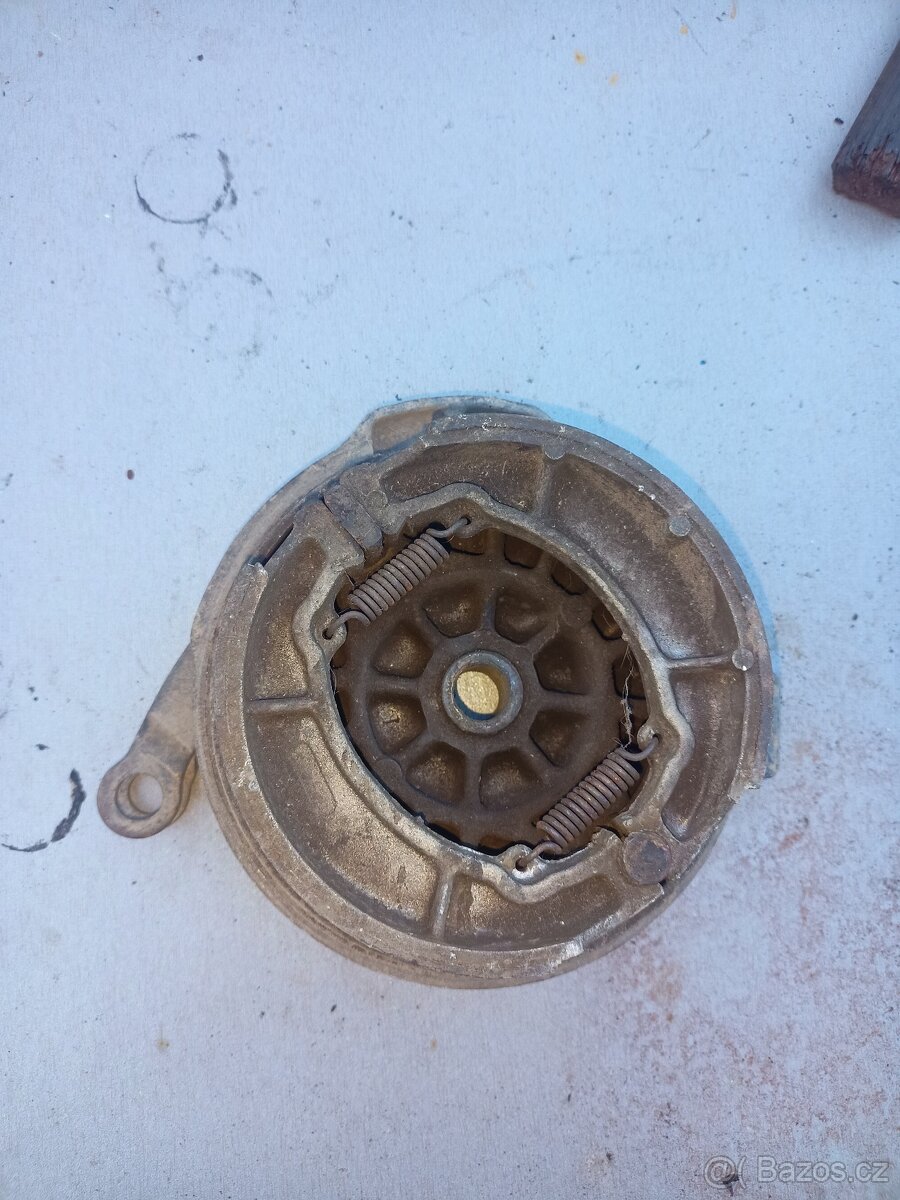 Yamaha DT 125 lc lc2 DT 80lc lc2 brzdovy štít. - 2