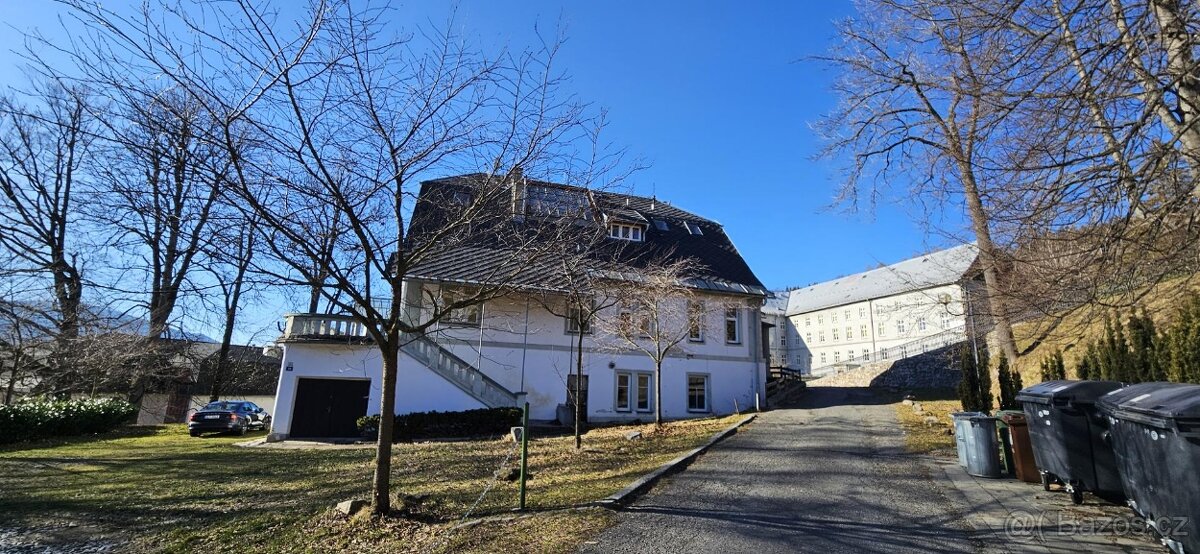 Prodej 6 apartmánů v centru Priessnitzových lázní - 2