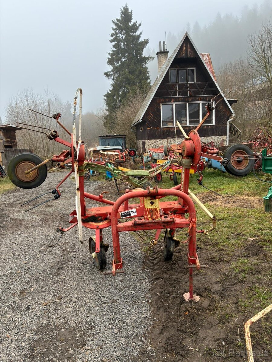 Obraceč sena PZ - 2