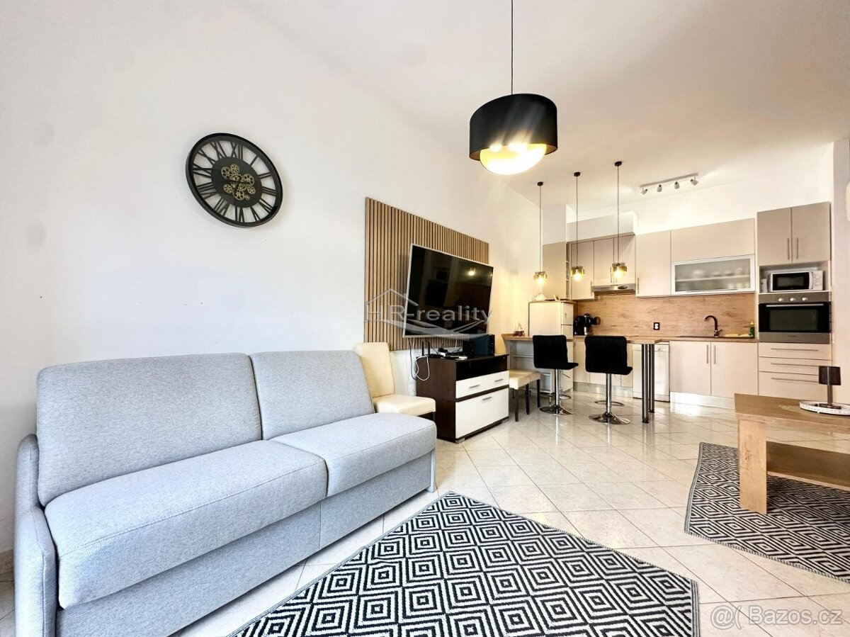 Trogir, Čiovo – pekný, zariadený apartmán len 150m od pláže - 2