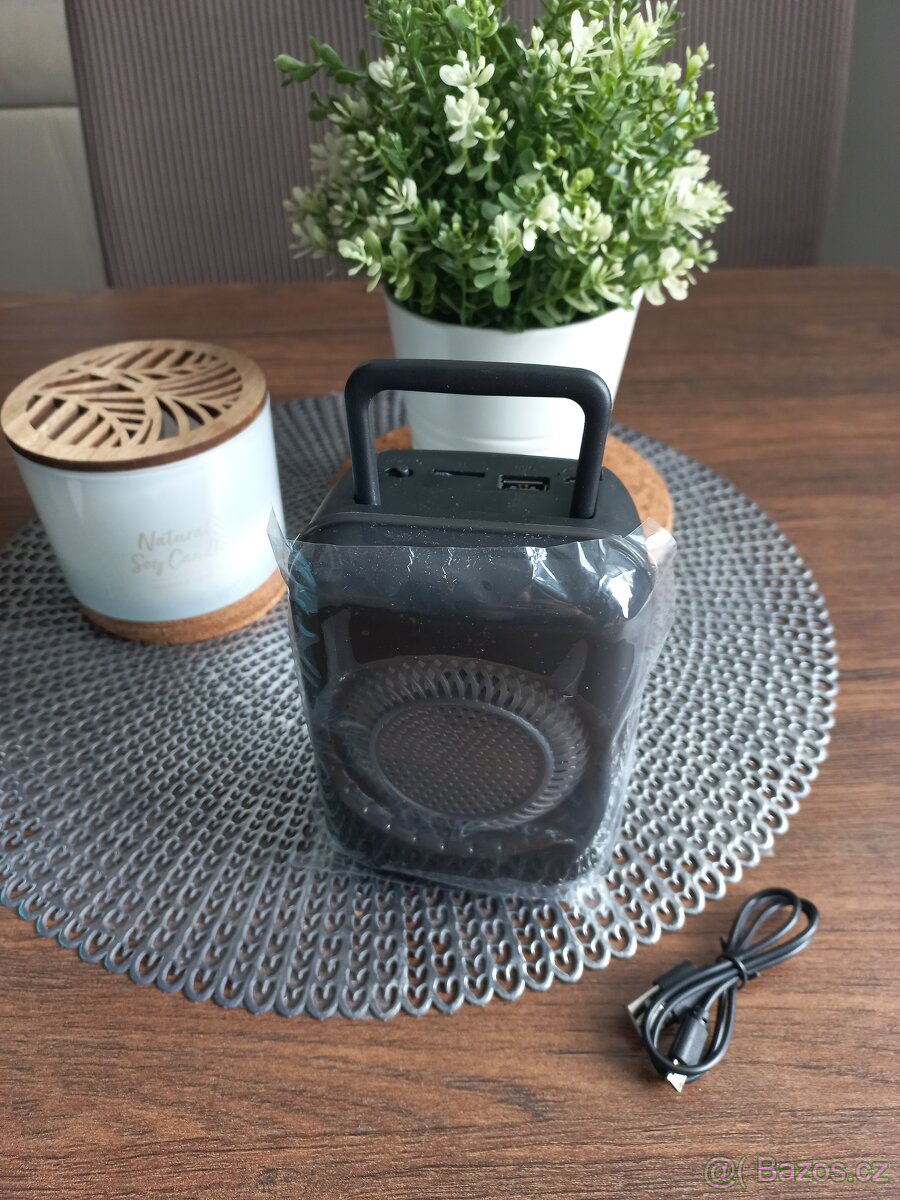 Přenosný reproduktor - 2