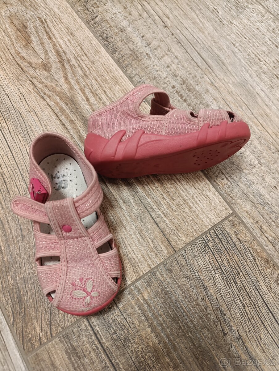 BAŤA přezůvky/bačkůrky, vel. 22 - 2