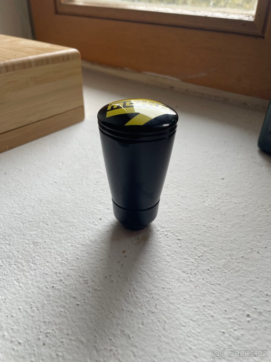 Momo hlavice řadící páky - 2