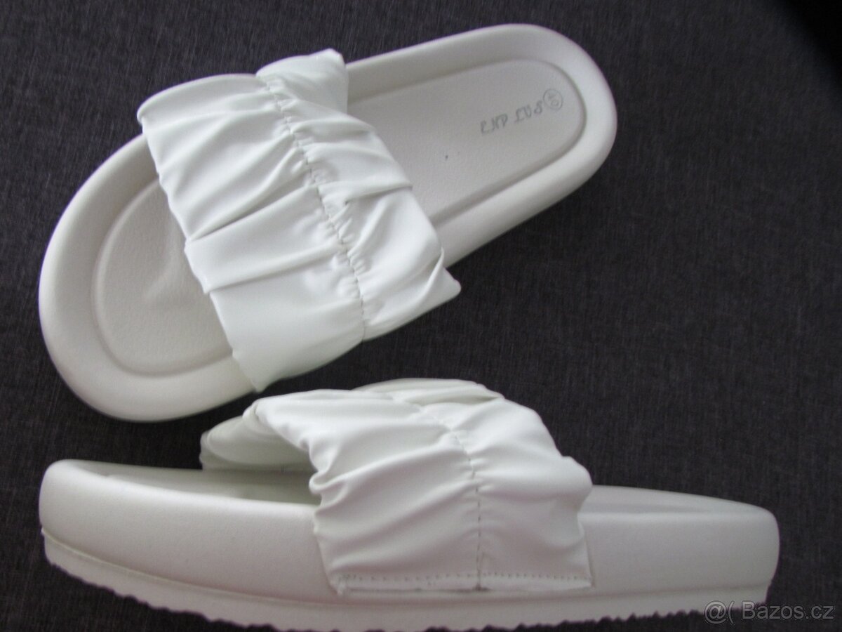 Pantofle.pantoflíčky.nové - 2