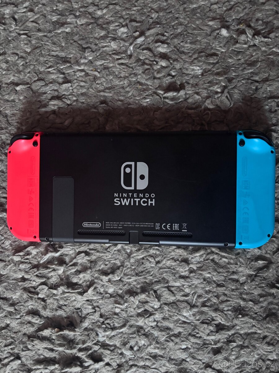 Nintendo switch + příslušenství - 2