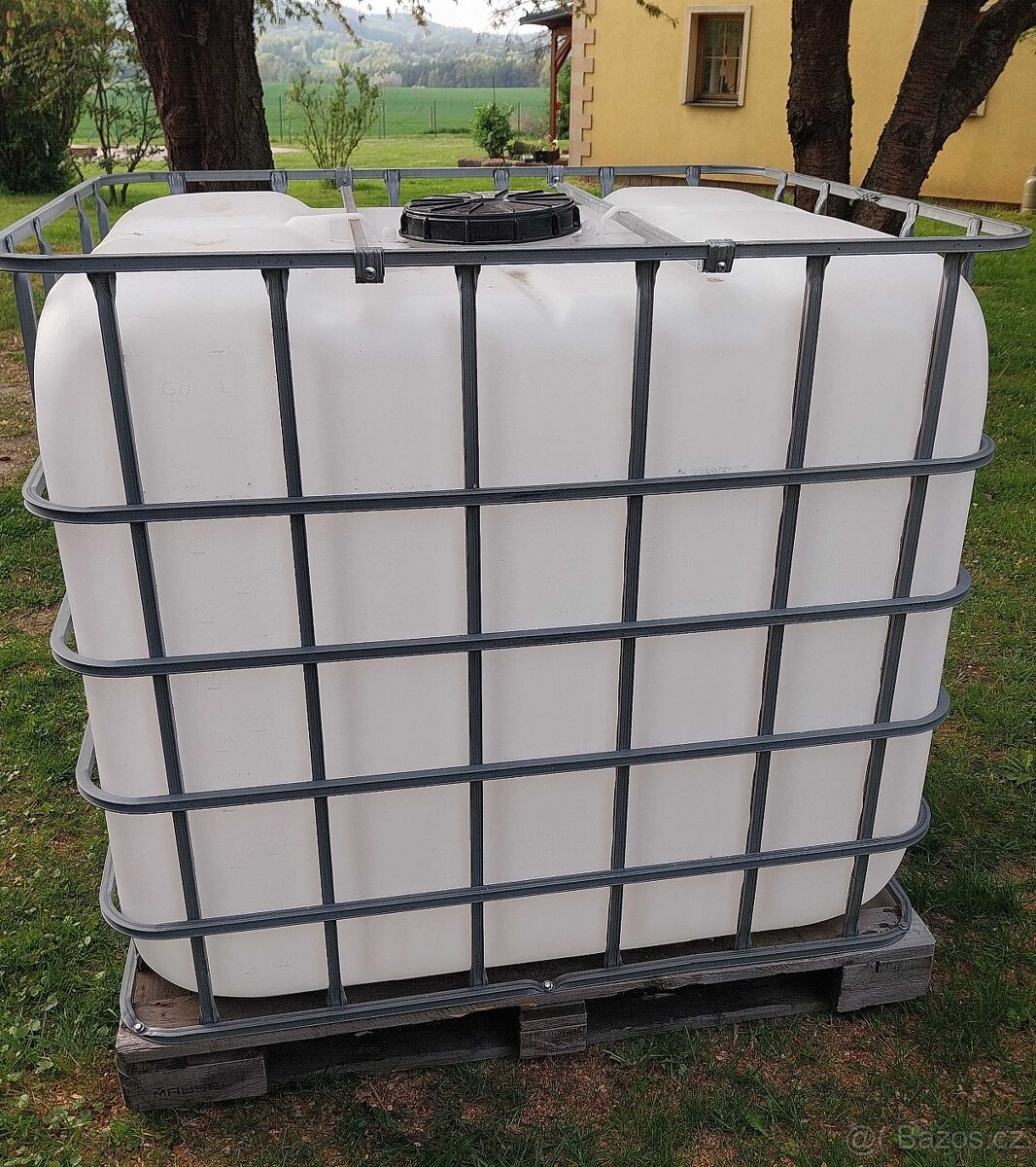 IBC nádrž na vodu 1000l - 2