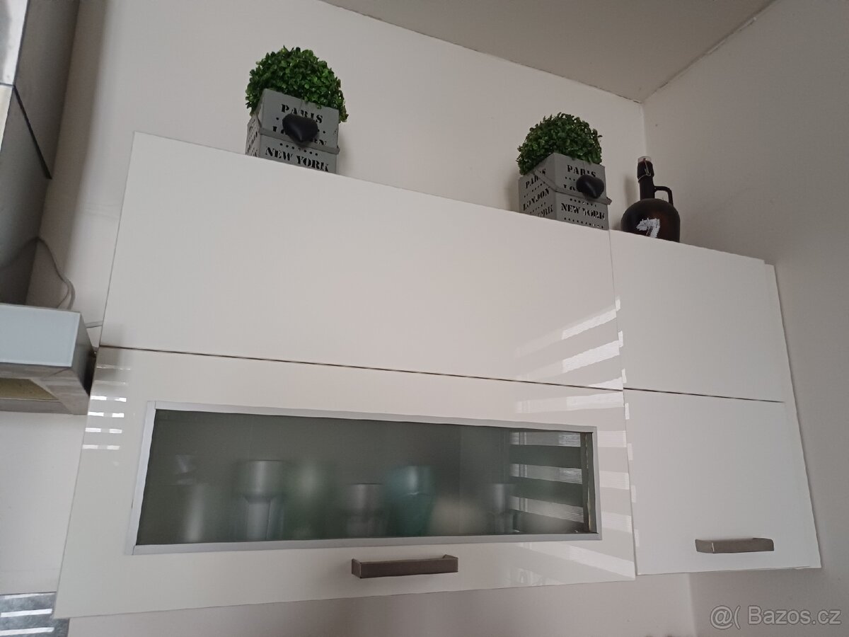 3ks kuchyňských skříněk + digestoř - 2