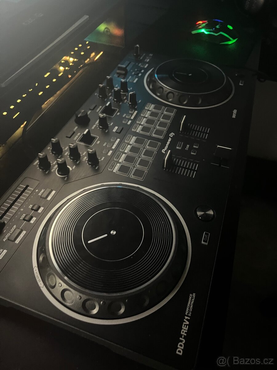 DDJ-REV1 controller - 2